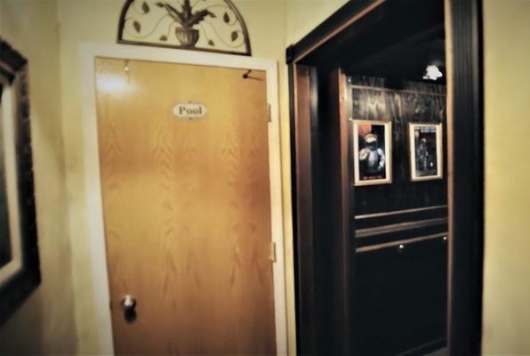 Hotel: No Vacancy