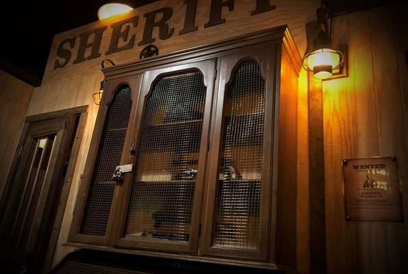 Evans & Sontag Jail Cell Escape